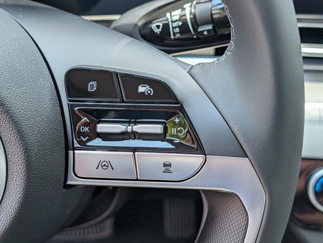 Photo of 2025 Black Hyundai ELANTRA