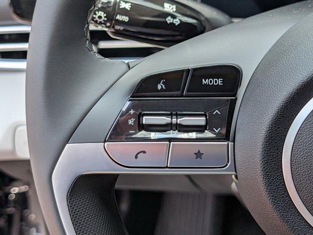 Photo of 2025 Black Hyundai ELANTRA