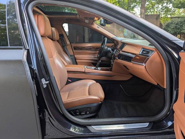 Photo of 2012 Black BMW 750