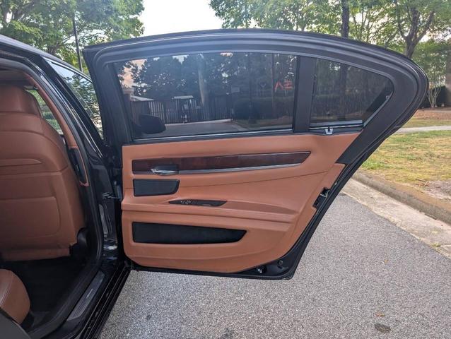 Photo of 2012 Black BMW 750