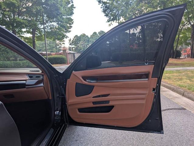 Photo of 2012 Black BMW 750