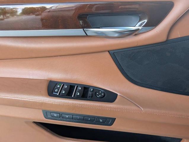 Photo of 2012 Black BMW 750