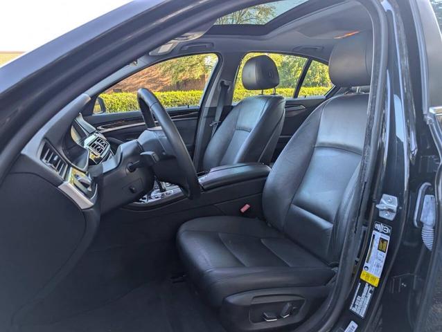 Photo of 2014 Black BMW 528