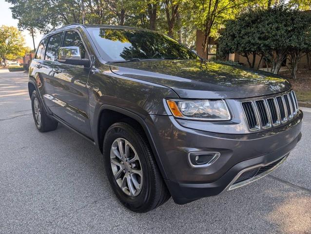 Photo of 2016 Brilliant Black Crystal Pearlcoat Jeep Grand Cherokee