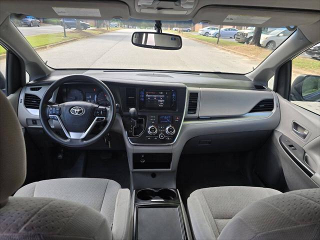 Photo of 2015 Predawn Gray Mica Toyota Sienna
