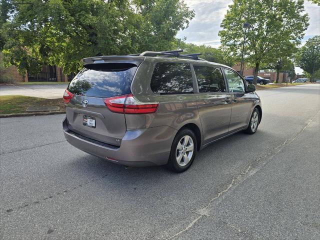Photo of 2015 Predawn Gray Mica Toyota Sienna