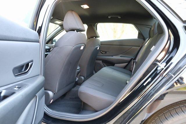 Photo of 2025 Abyss Black Hyundai ELANTRA