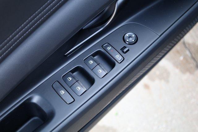 Photo of 2025 Abyss Black Hyundai ELANTRA