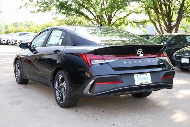 Photo of 2025 Abyss Black Hyundai ELANTRA