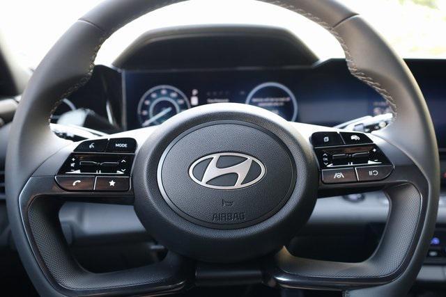 Photo of 2025 Abyss Black Hyundai ELANTRA