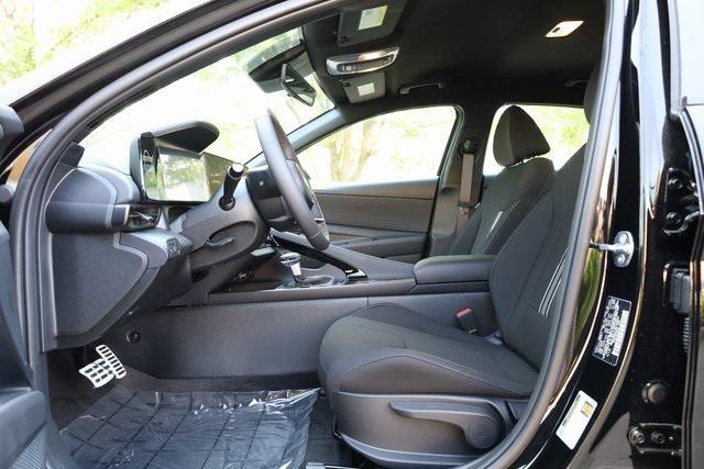 Photo of 2025 Abyss Black Hyundai ELANTRA