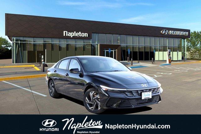 Photo of 2025 Abyss Black Hyundai ELANTRA