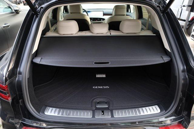 Photo of 2025 Vik Black Genesis GV80