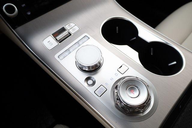 Photo of 2025 Vik Black Genesis GV80