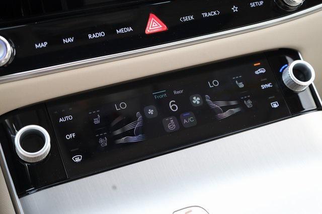 Photo of 2025 Vik Black Genesis GV80