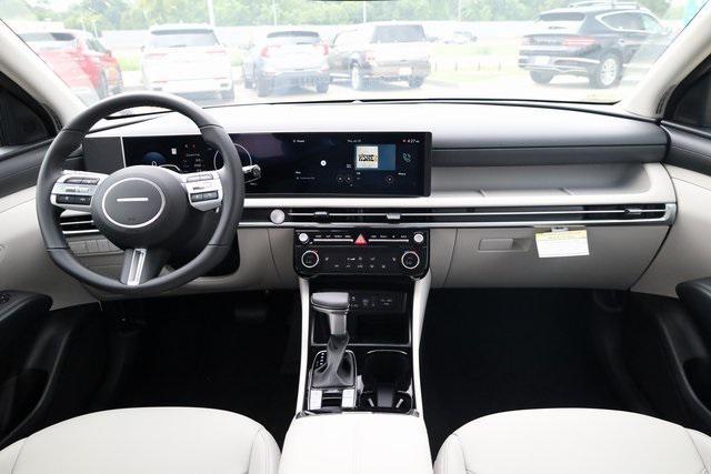 Photo of 2025 Phantom Black Hyundai TUCSON