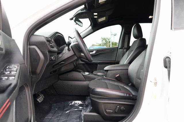 Photo of 2023 Oxford White Ford Escape