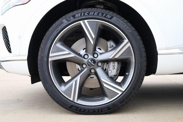 Photo of 2025 Uyuni White Genesis GV80