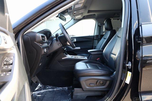 Photo of 2022 Agate Black Metallic Ford Explorer