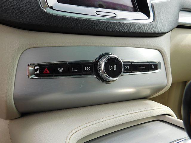 Photo of 2016 Luminous Sand Volvo XC90