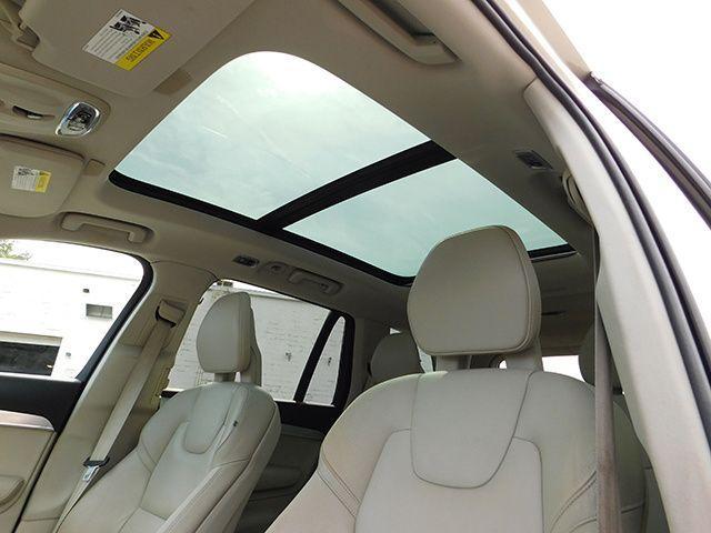 Photo of 2016 Luminous Sand Volvo XC90