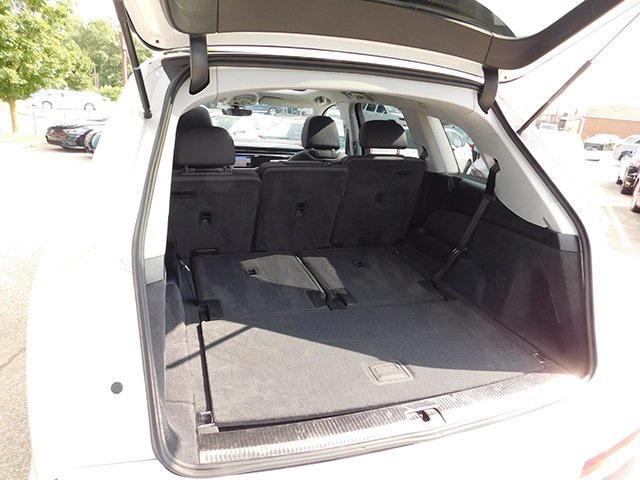 Photo of 2023 White Audi Q7