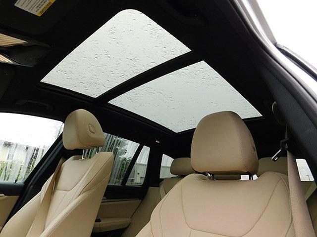 Photo of 2021 Mineral White Metallic BMW X3