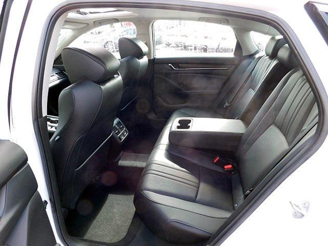 Photo of 2021 Platinum White Pearl Honda Accord
