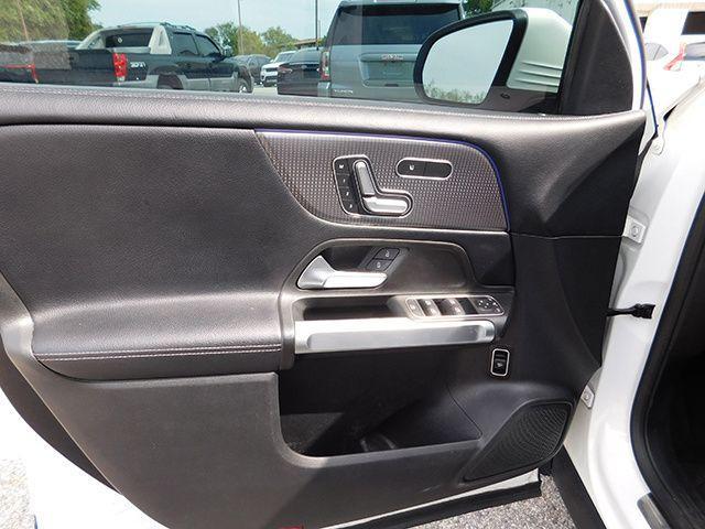 Photo of 2021 White Mercedes-Benz GLB 250