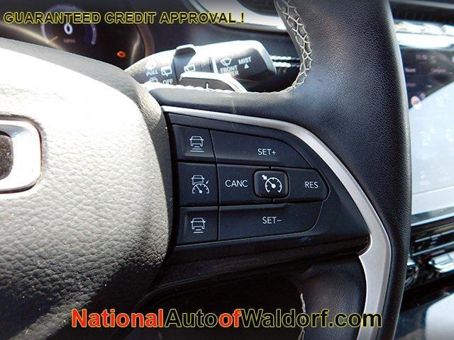 Photo of 2021 Bright White Clearcoat Jeep Grand Cherokee L