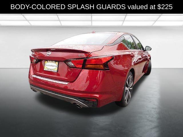 Photo of 2022 Scarlet Ember Nissan Altima