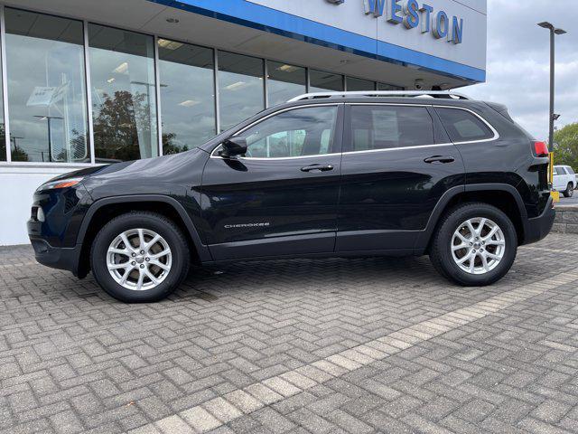 Photo of 2015 Brilliant Black Crystal Pearlcoat Jeep Cherokee