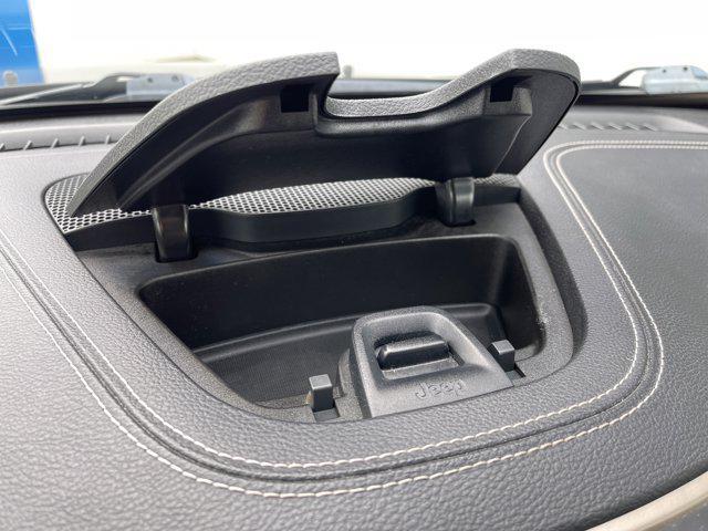 Photo of 2015 Brilliant Black Crystal Pearlcoat Jeep Cherokee