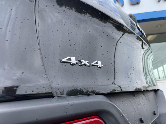 Photo of 2015 Brilliant Black Crystal Pearlcoat Jeep Cherokee