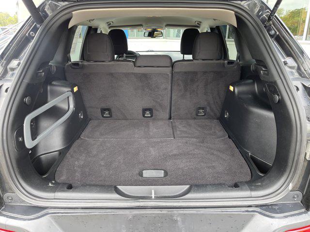 Photo of 2015 Brilliant Black Crystal Pearlcoat Jeep Cherokee