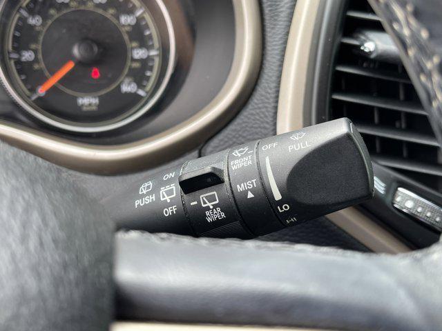 Photo of 2015 Brilliant Black Crystal Pearlcoat Jeep Cherokee