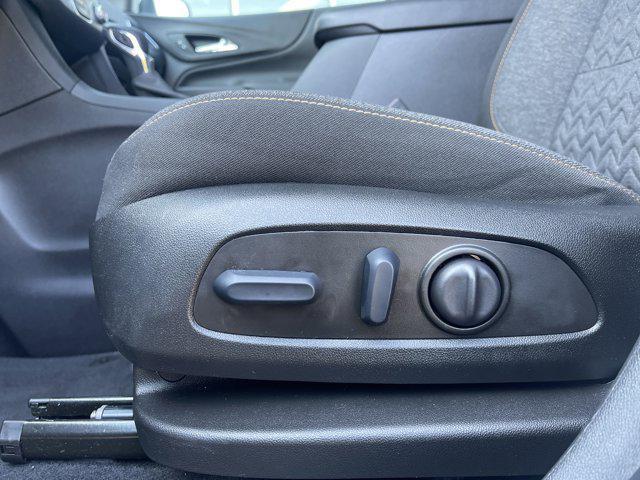 Photo of 2023 Summit White Chevrolet Equinox