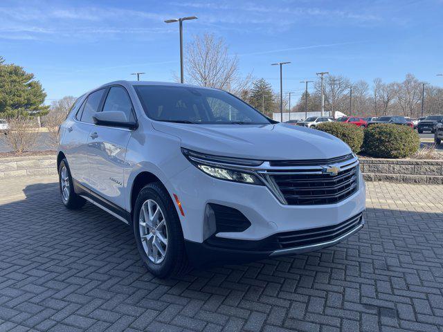 Photo of 2023 Summit White Chevrolet Equinox