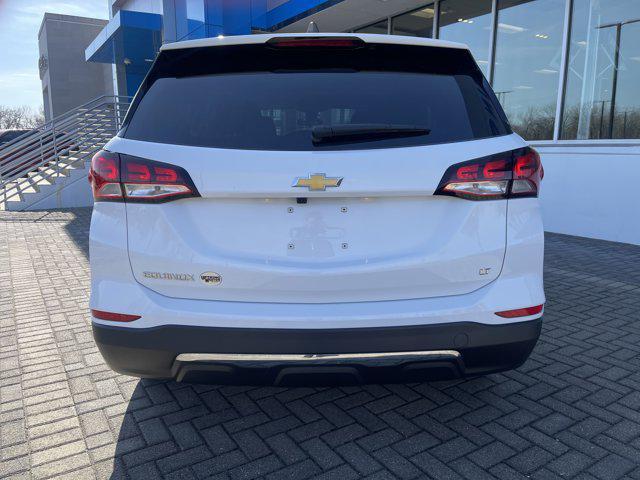 Photo of 2023 Summit White Chevrolet Equinox