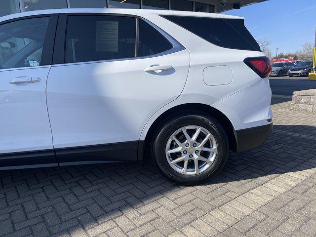 Photo of 2023 Summit White Chevrolet Equinox