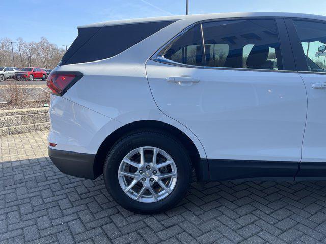 Photo of 2023 Summit White Chevrolet Equinox