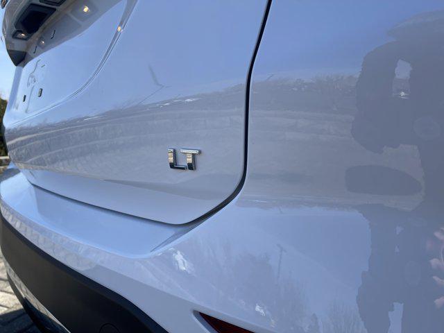 Photo of 2023 Summit White Chevrolet Equinox