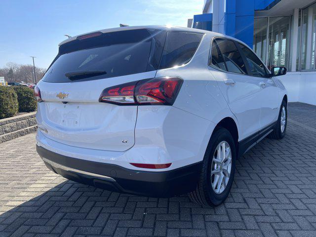 Photo of 2023 Summit White Chevrolet Equinox