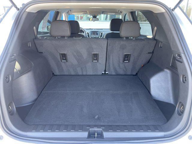 Photo of 2023 Summit White Chevrolet Equinox