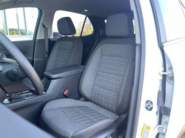 Photo of 2023 Summit White Chevrolet Equinox
