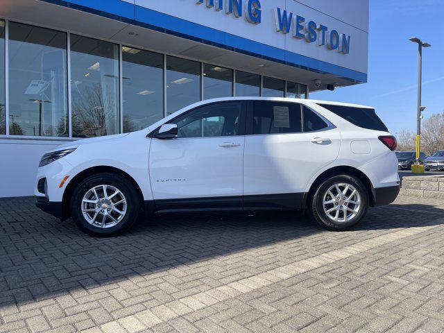 Photo of 2023 Summit White Chevrolet Equinox