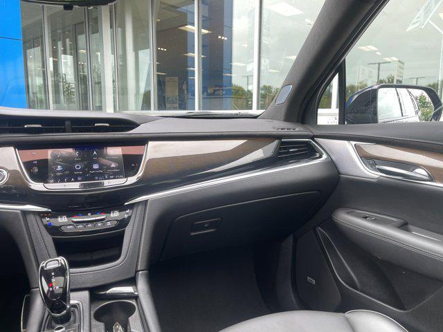 Photo of 2025 Stellar Black Metallic Cadillac XT6