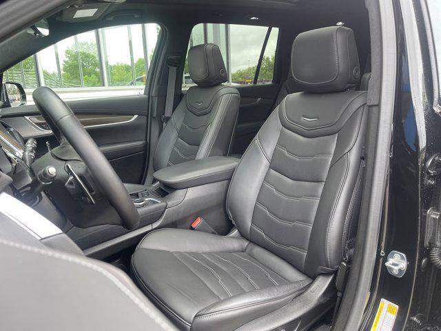 Photo of 2025 Stellar Black Metallic Cadillac XT6