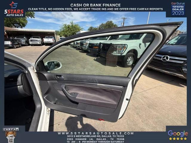 Photo of 2007 White Volkswagen Rabbit