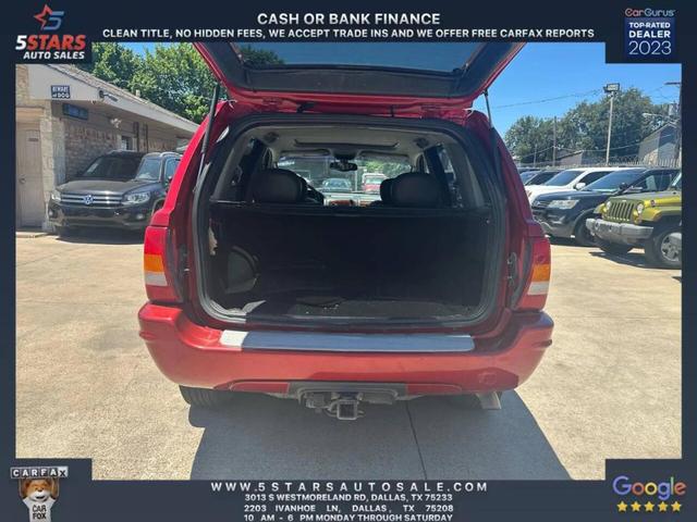 Photo of 2004 Red Jeep Grand Cherokee